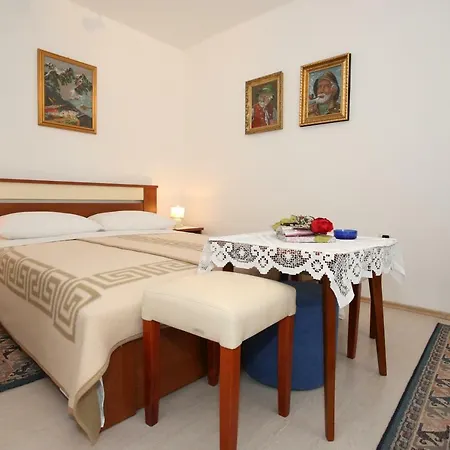 Gasthuis Rooms&apartment Albina 3*