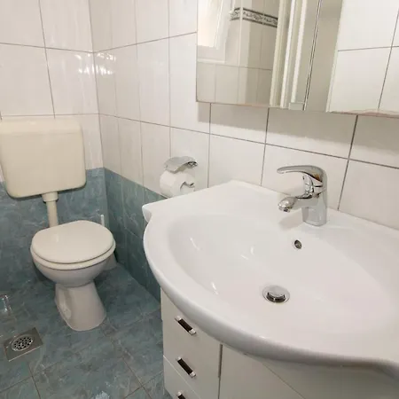 Rooms&apartment Albina 3* Baška