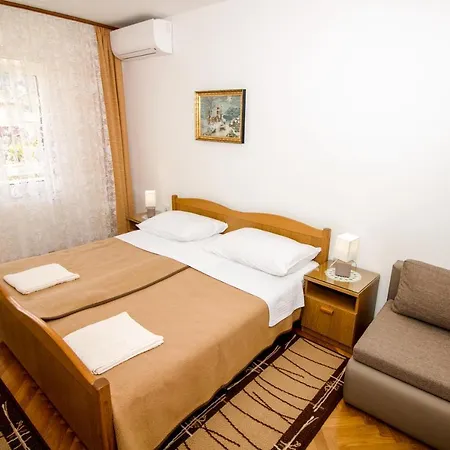 Rooms&apartment Albina Baška