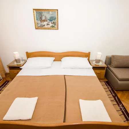 Rooms&apartment Albina 3*