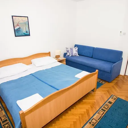 Rooms&apartment Albina 3* Baška