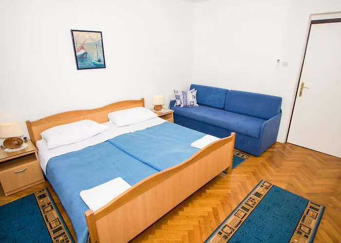 & Albina 3* Baška