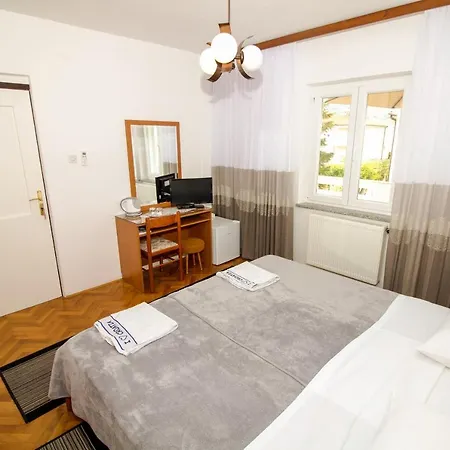 & Albina Casa de hóspedes Baška