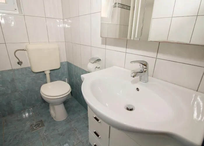 & Albina 3* Baška